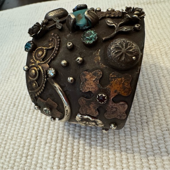 Cuff Bracelet - Picture 7 of 11